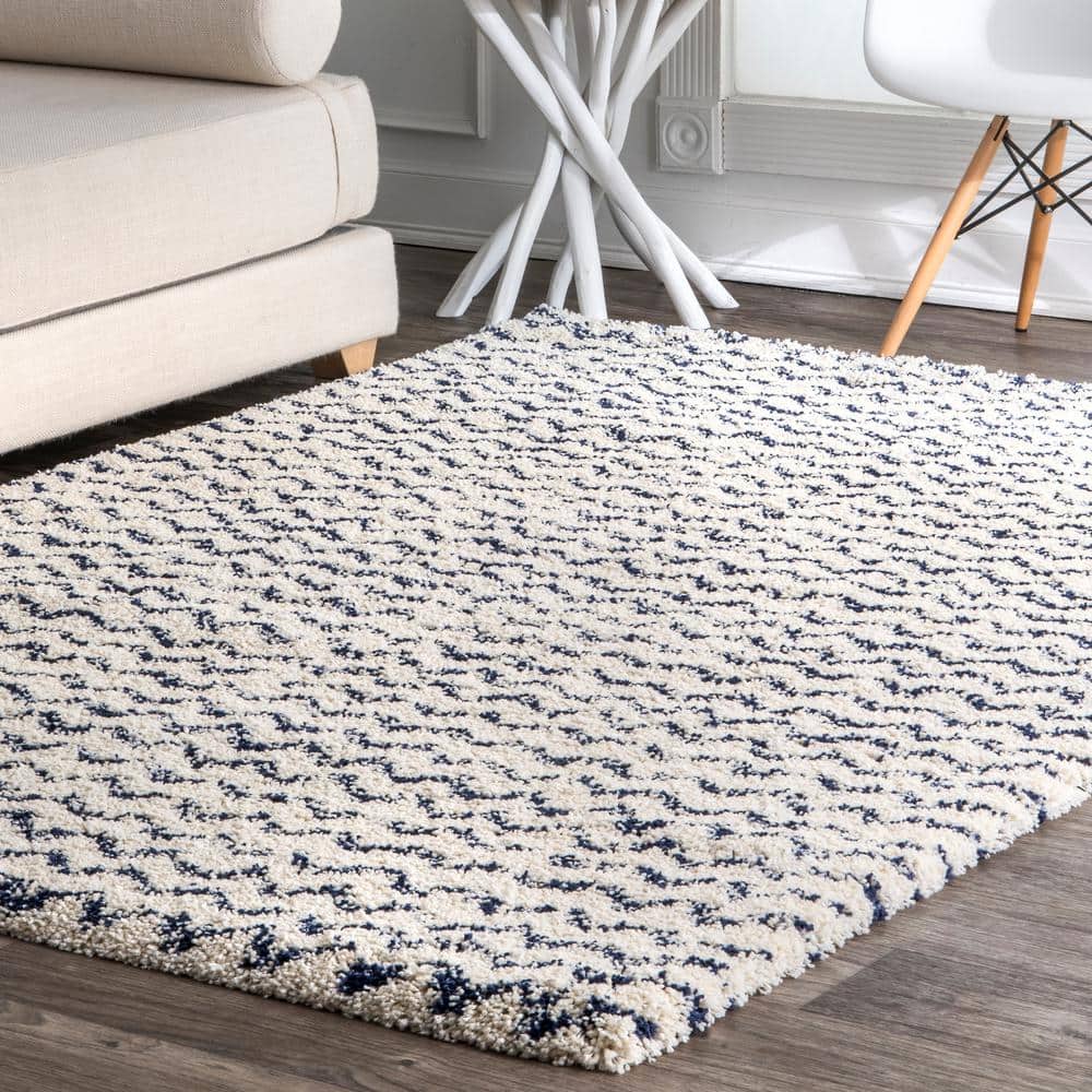 Navy Spot Chevron 4' x 6' Washable Shag Area Rug