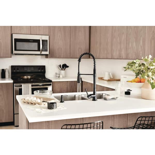 Precept Commercial Single-Handle Pull-Down Sprayer Kitchen Faucet in Matte Black