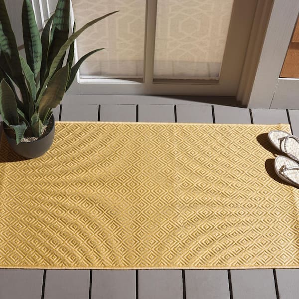 Courtyard Gold/Gold 2 ft. x 4 ft. Solid Color Ikat Indoor/Outdoor Area Rug