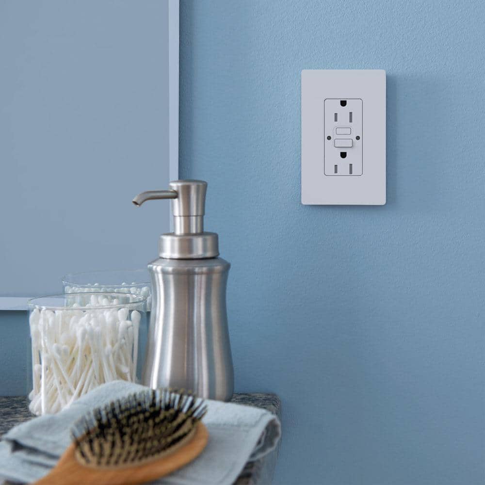 White Tamper Resistant GFCI Receptacle with Indicator Light and Wall Plate