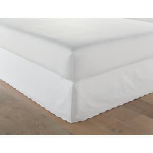 Solid Scallop White Cotton Queen 15 in. drop Bedskirt