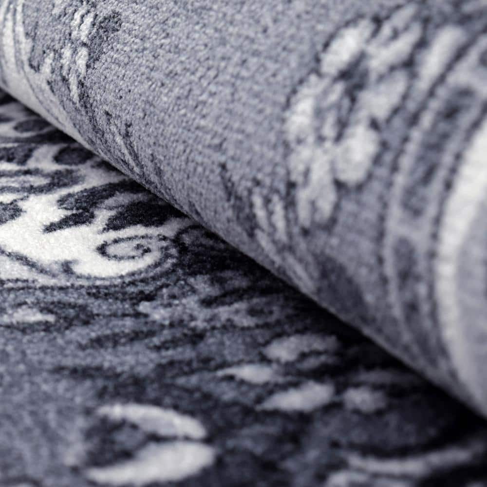 Black and White Floral Synthetic Non-Slip Area Rug 4' x 6'