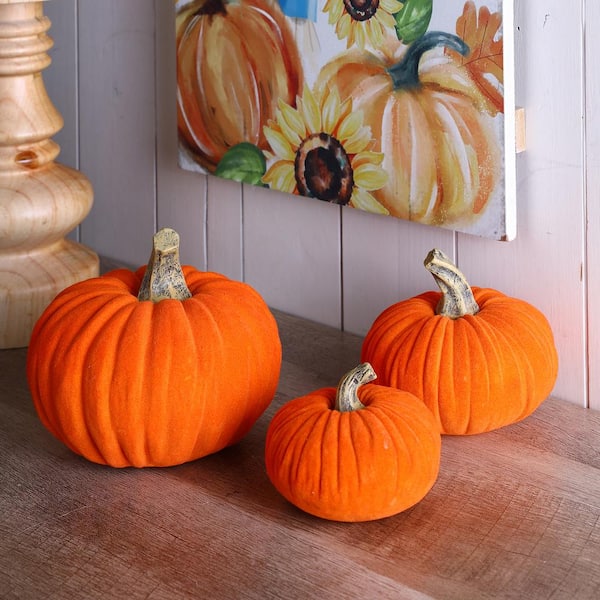 https://images.thdstatic.com/productImages/9f849bb0-a6fc-4ac8-a00d-87ae1db5e681/svn/glitzhome-indoor-fall-decorations-2005500062-76_600.jpg