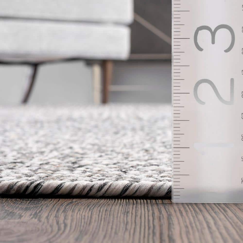 Salt and Pepper Braided Synthetic Indoor/Outdoor 3' x 5' Area Rug