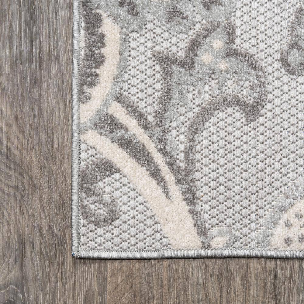 Light Gray and Ivory Paisley High-Low 5' x 8' Indoor/Outdoor Rug