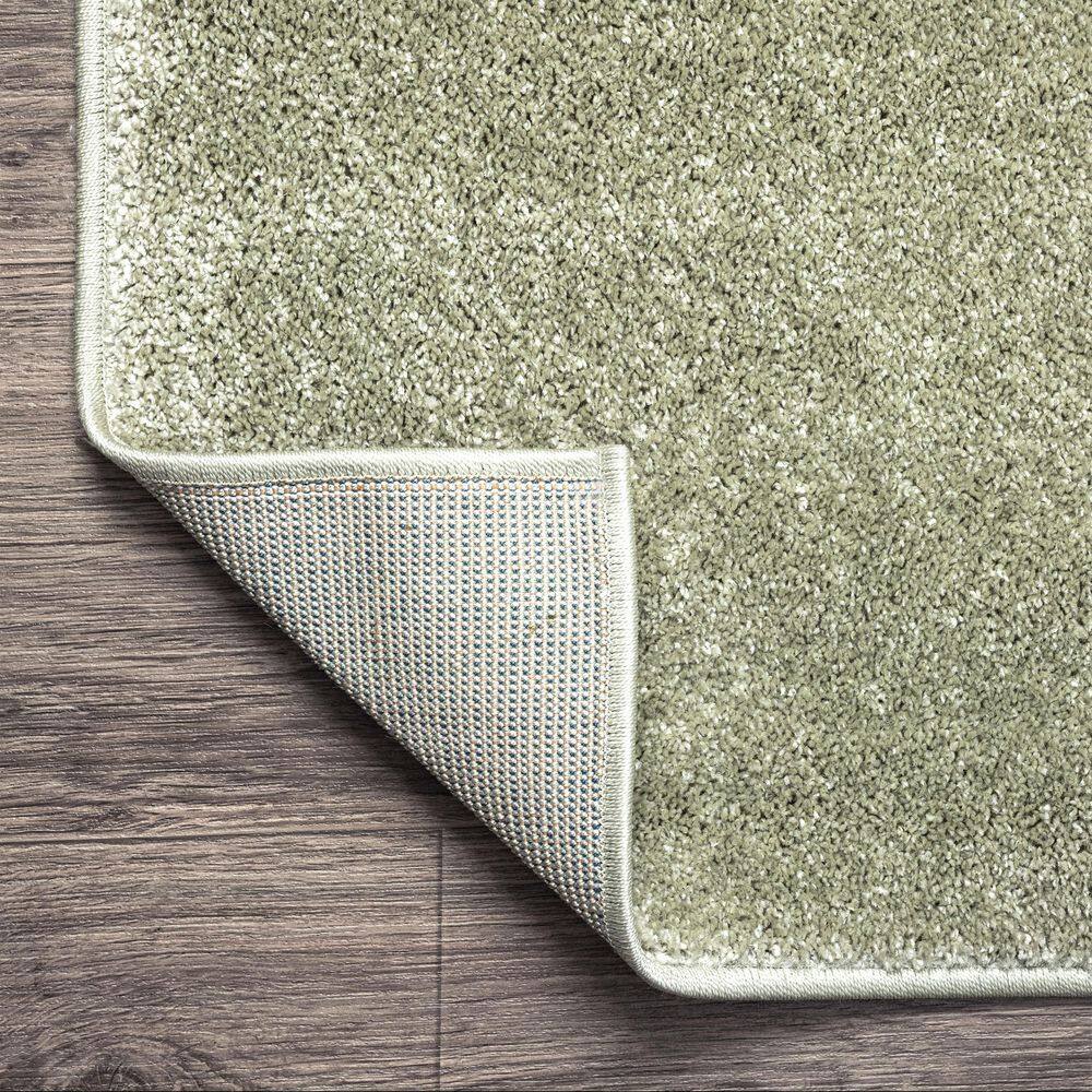 Haze Solid Green Low-Pile Synthetic Area Rug