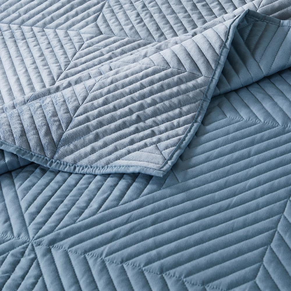 Spa Blue Twin Velvet Reversible Quilt Set with Polyfill