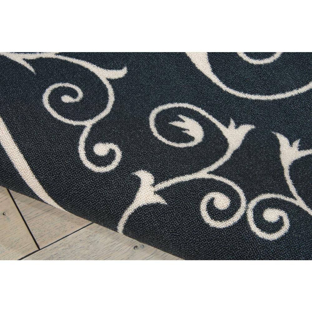 Classic Black Floral 5' x 7' Synthetic Indoor/Outdoor Area Rug