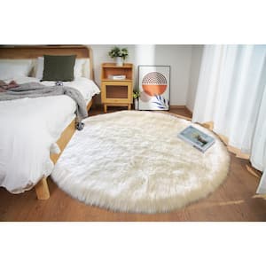 Sheepskin Faux Furry White Cozy Rugs 5 ft. x 5 ft. Round Area Rug