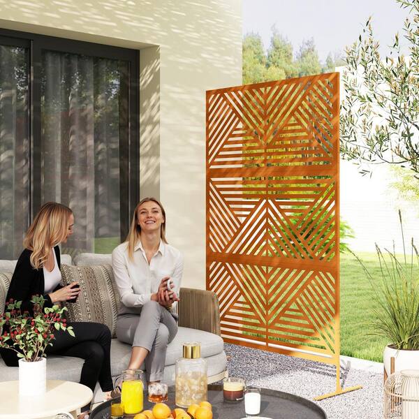 Outsunny - Steel Outdoor Privacy Screen, 78in. H x 48 in. W Decorative Privacy Fence Screen, Freestanding Divider with Stand, Brown