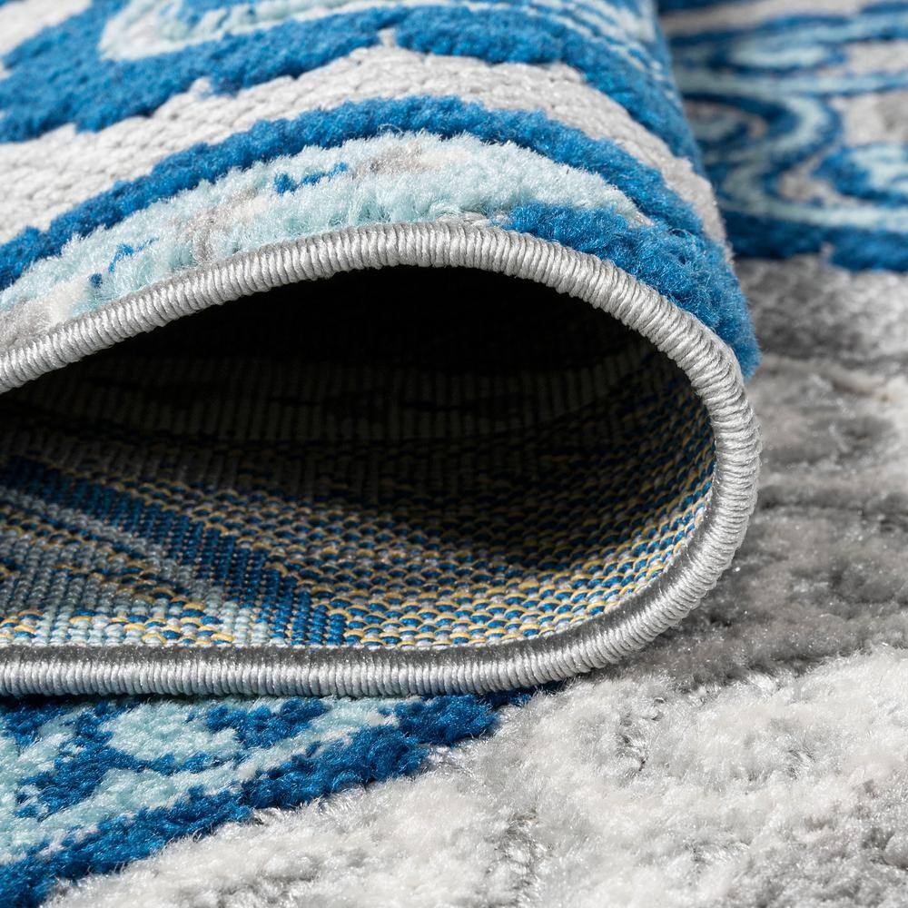 Julien Blue and Light Gray Paisley 5' x 7' Synthetic Rug