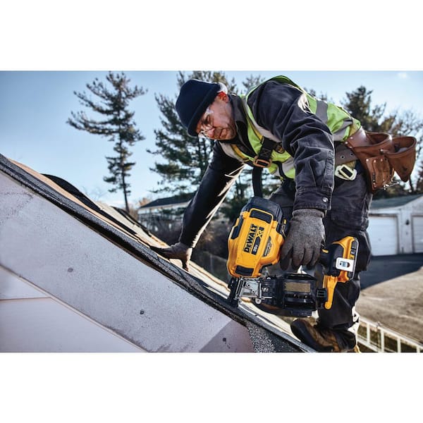 DEWALT - 20-Volt MAX Lithium-Ion 15° Electric Cordless Roofing Nailer with 20-Volt MAX Premium 5. 0Ah Battery Pack