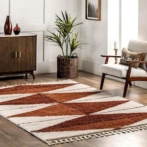 Kali Shaggy Diamond Tassel Rust 5 ft. x 8 ft. Area Rug