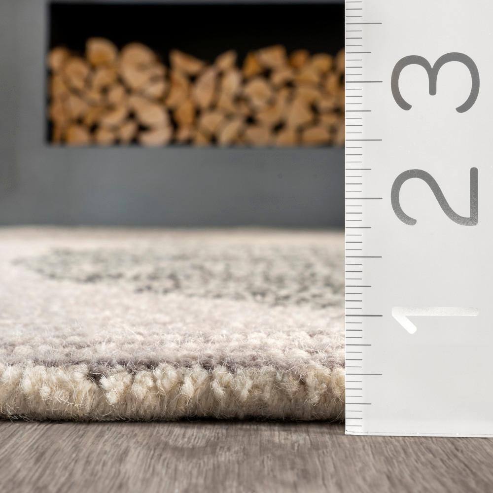Evangeline Ivory and Gray Abstract Wool 5' x 8' Area Rug