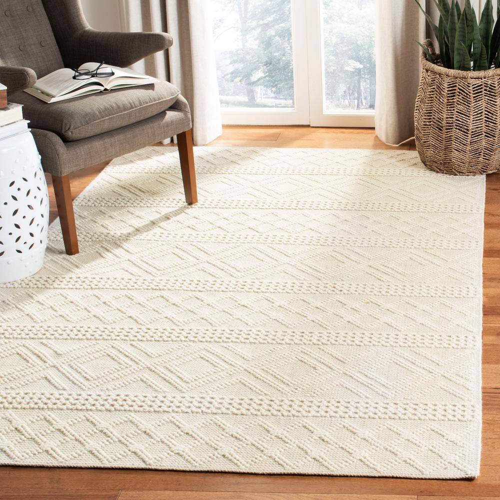 Elegant Ivory 9' x 12' Hand-Knotted Wool Area Rug
