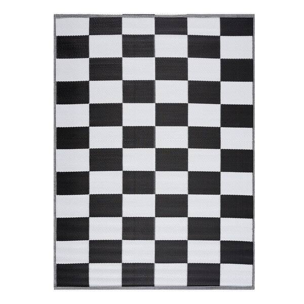 California Black and White 5 ft. x 7 ft. Folded Reversible Recycled Plastic Indoor/Outdoor Area Rug-Floor Mat