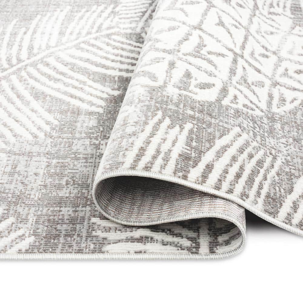 Taupe and Ivory Pineapple 8' x 10' Indoor/Outdoor Rug