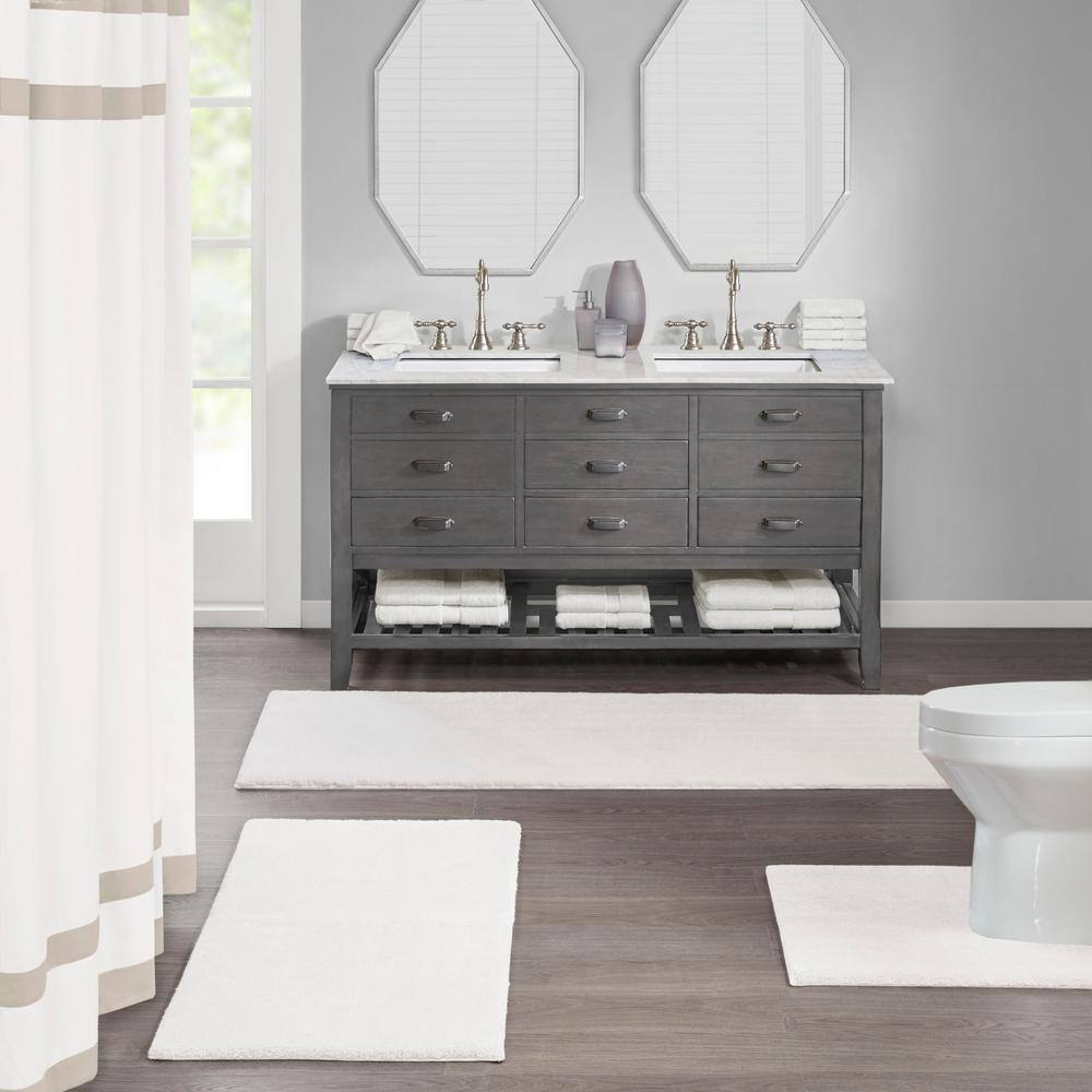 Off-White Tufted Microfiber Quick-Dry Bath Rug