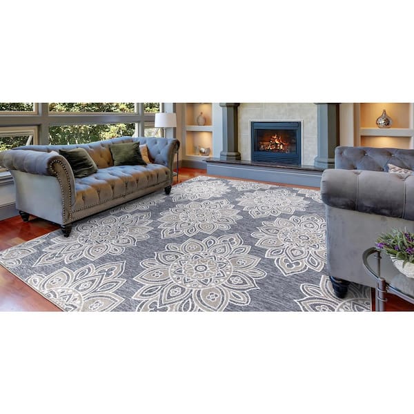 Gray 5 ft. x 7 ft. Floral Indoor/Outdoor Patio Area Rug