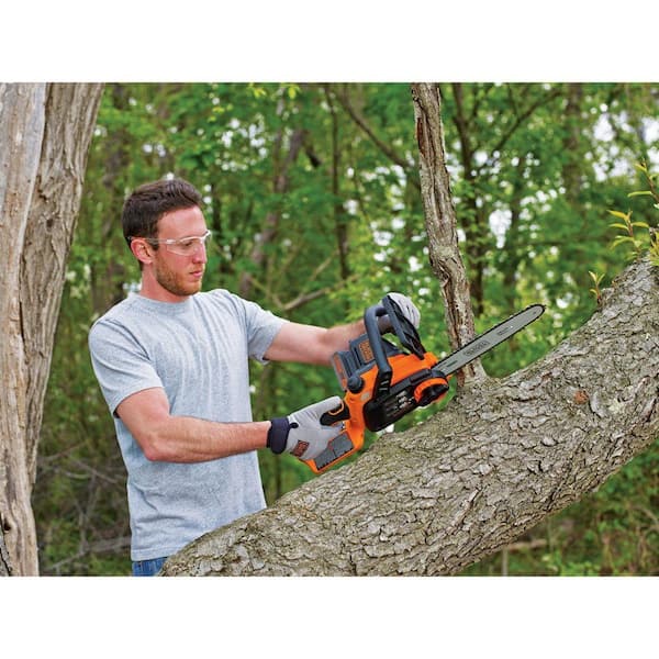 https://images.thdstatic.com/productImages/a012af8e-bee6-4ce8-9f7d-96e350cc1997/svn/black-decker-cordless-chainsaws-lcs1020-fa_600.jpg