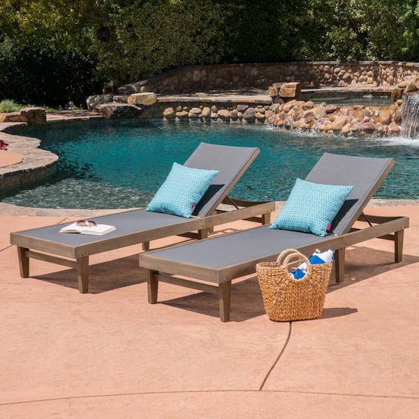 Summerland 2-Tone Gray Wood Adjustable Outdoor Patio Chaise Lounges (Set of 2)