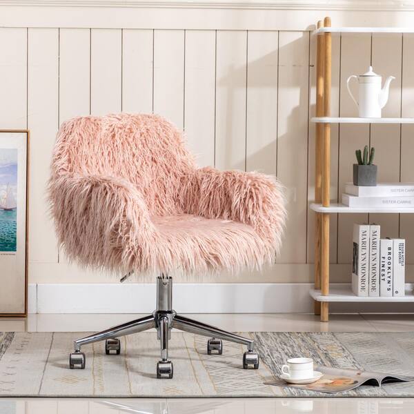 fuzzy chair with arms