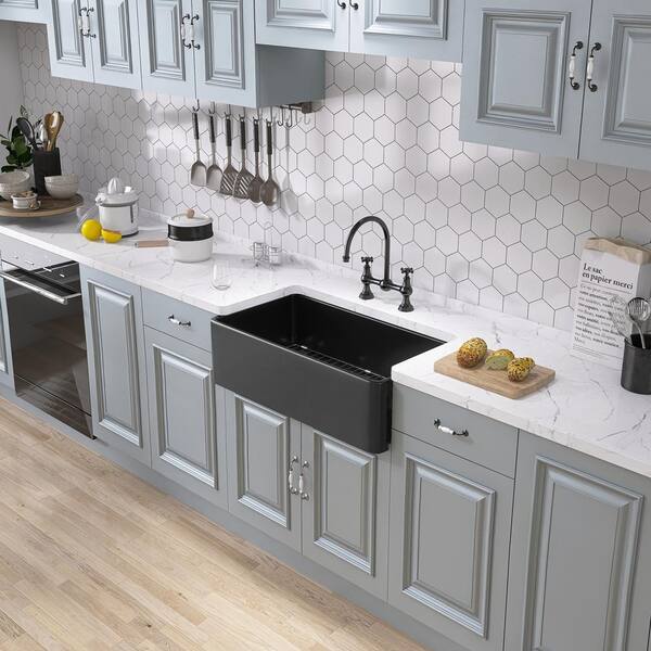 Unbranded - Ber 30 in. Apron Front Single Bowl Fireclay Farmhouse Kitchen Sink Black with Bottom Grid and Strainer