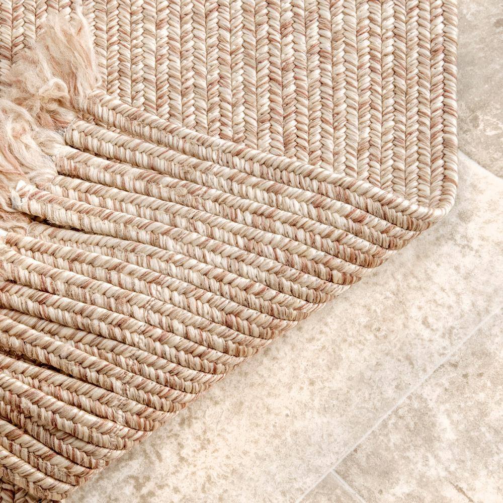 Casual Elegance Braided Tan Synthetic 3' x 5' Indoor/Outdoor Rug