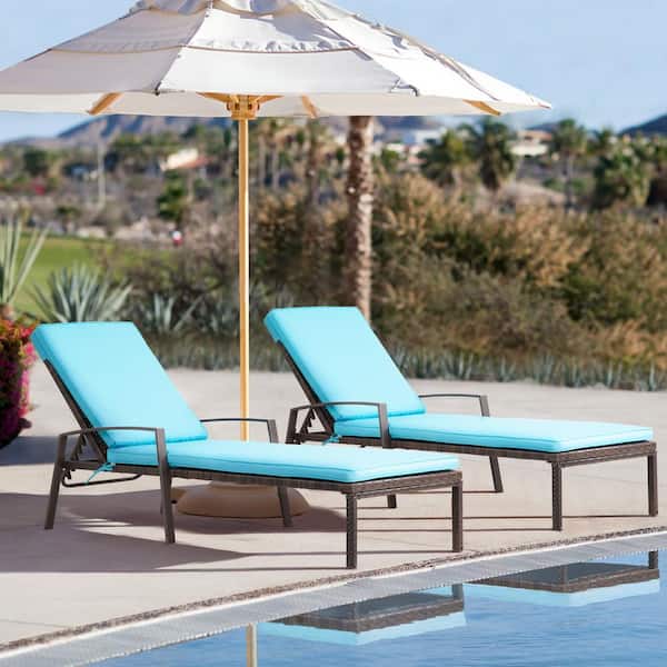 PamaPic 2-Piece Wicker Outdoor Chaise Lounge Sets with Thickened Blue Cushions