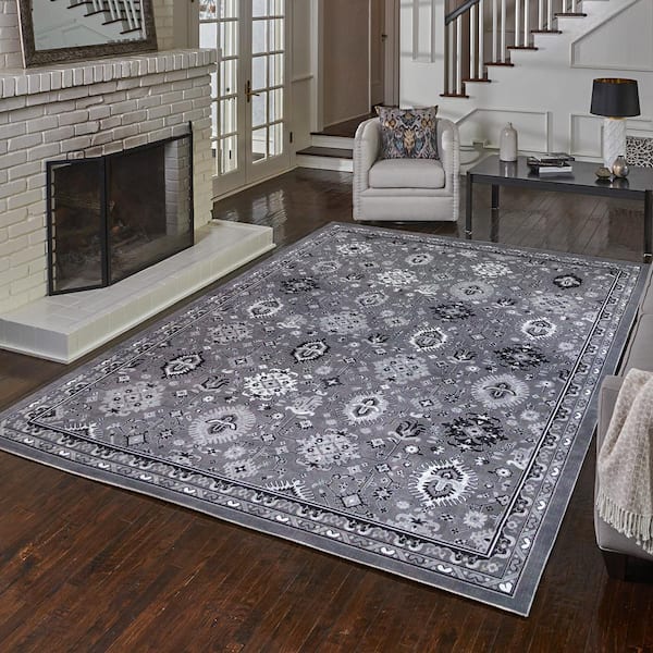 Carmen Salem Gray 5 ft. x 7 ft. Traditional Indoor Area Rug