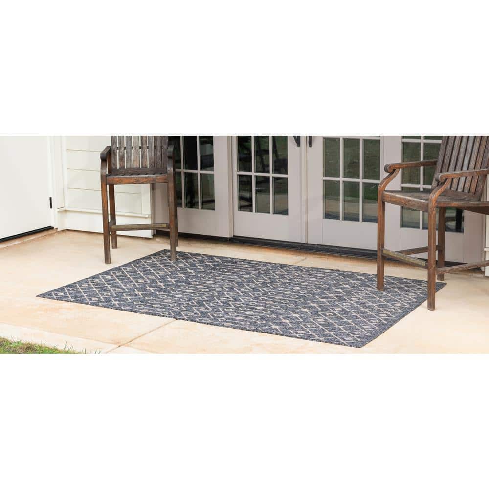 Charcoal Gray Trellis Rectangular 4' x 6' Washable Outdoor Rug
