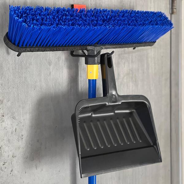 https://images.thdstatic.com/productImages/a06bb615-4064-4684-a3db-ccbf486b9ddb/svn/red-gator-magnetics-garage-storage-hooks-300011-4f_600.jpg