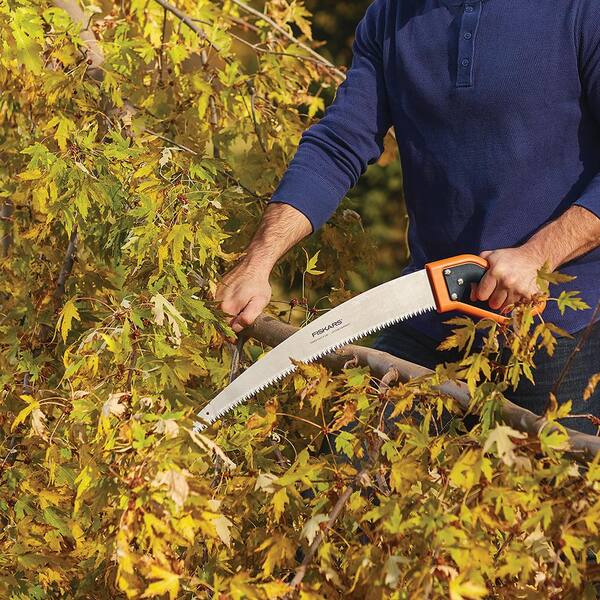 Fiskars 18 in. D-Handled Pruning Saw 