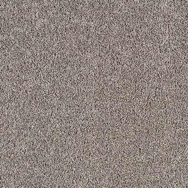 Lifeproof Huntcliff II Cloudmist Gray 39 oz. Triexta Texture Installed Carpet