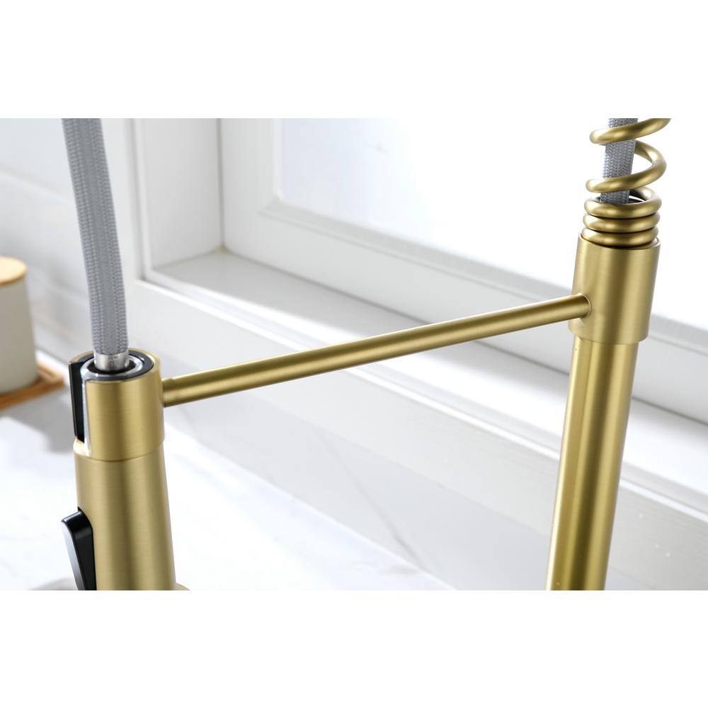 Gold Matte Single Handle Pull-Out Spray Kitchen Faucet