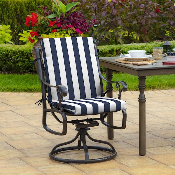 https://images.thdstatic.com/productImages/a0921474-1311-475c-8033-18436f678bff/svn/arden-selections-outdoor-dining-chair-cushions-zm05173b-d9z2-77_600.jpg