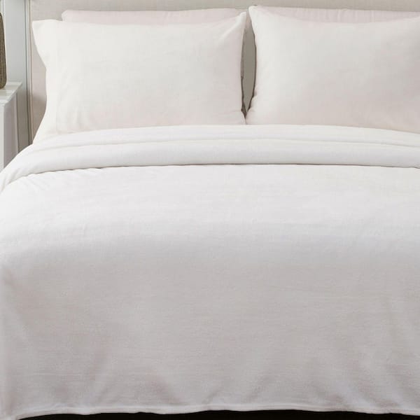 FRESHFOLDS White Ultra Soft Solid Color Velvet Plush Polyester California King Bed Sheet Set