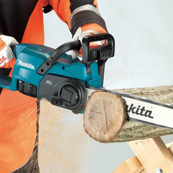 https://images.thdstatic.com/productImages/a0a4946a-8026-4bd4-b139-2169647e880b/svn/makita-cordless-chainsaws-xcu11sm1-c3_600.jpg