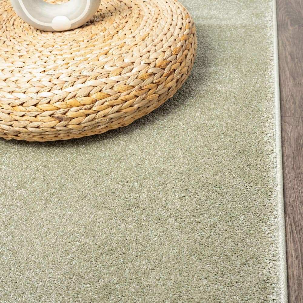 Haze Solid Green Low-Pile Synthetic Area Rug