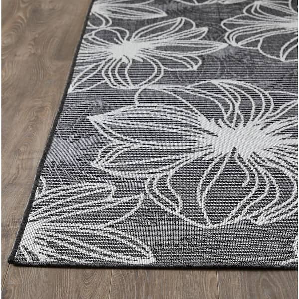 Breyleigh Cerimia Gray 5 ft. 3 in. x 7 ft. 3 in. Floral Polypropylene Indoor/Outdoor Area Rug