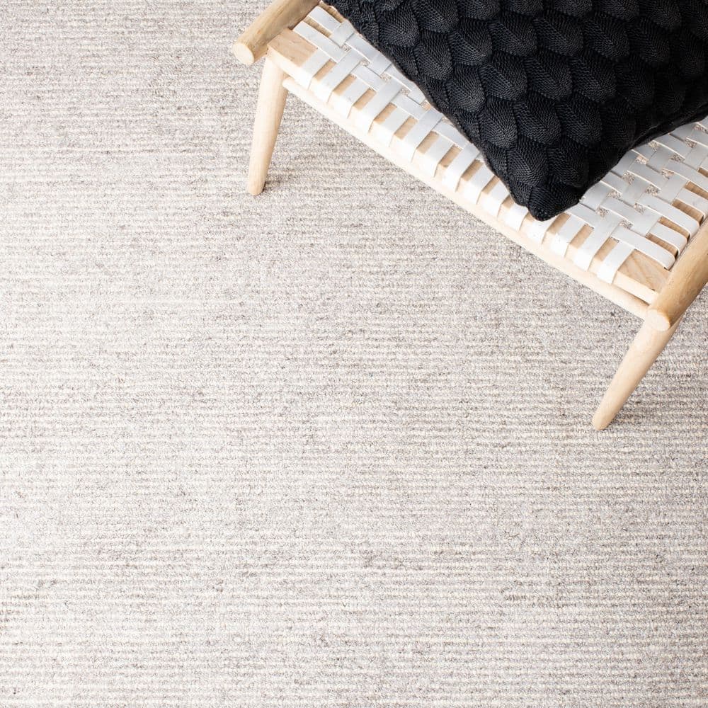 Gray Hand-Tufted Wool and Viscose 4' x 6' Area Rug