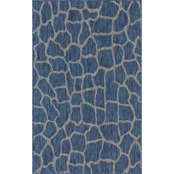 Unique Loom Outdoor Giraffe Azure Blue 7 ft. x 10 ft. Area Rug