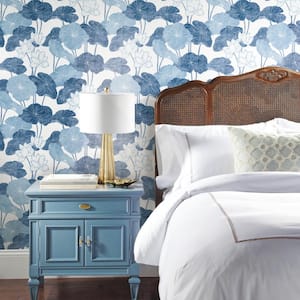 Lily Pad Blue and White Peel and Stick Wallpaper (Covers 28.18 sq. ft.)