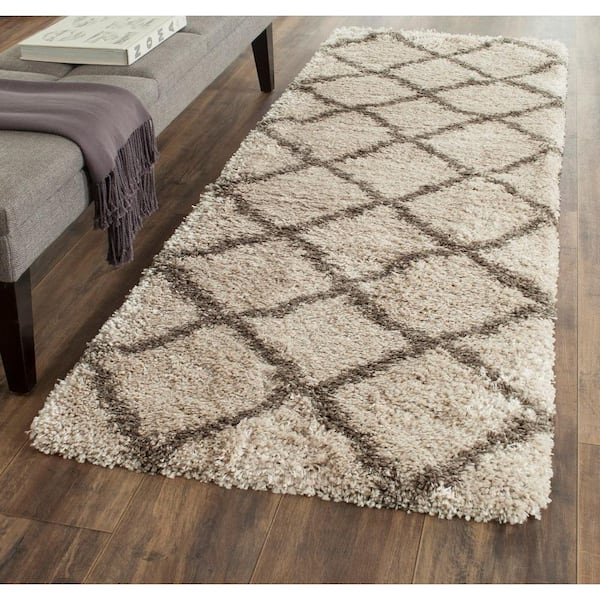 SAFAVIEH Belize Shag Taupe/Gray 2 ft. x 9 ft. Geometric Trellis Runner Rug