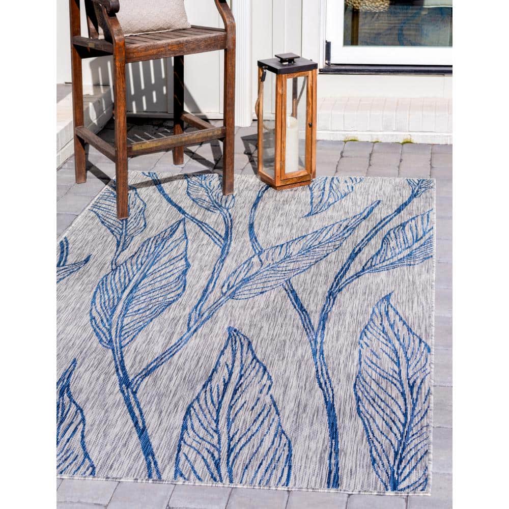 Light Gray and Blue Synthetic Abstract Outdoor Rug, 4' x 6'