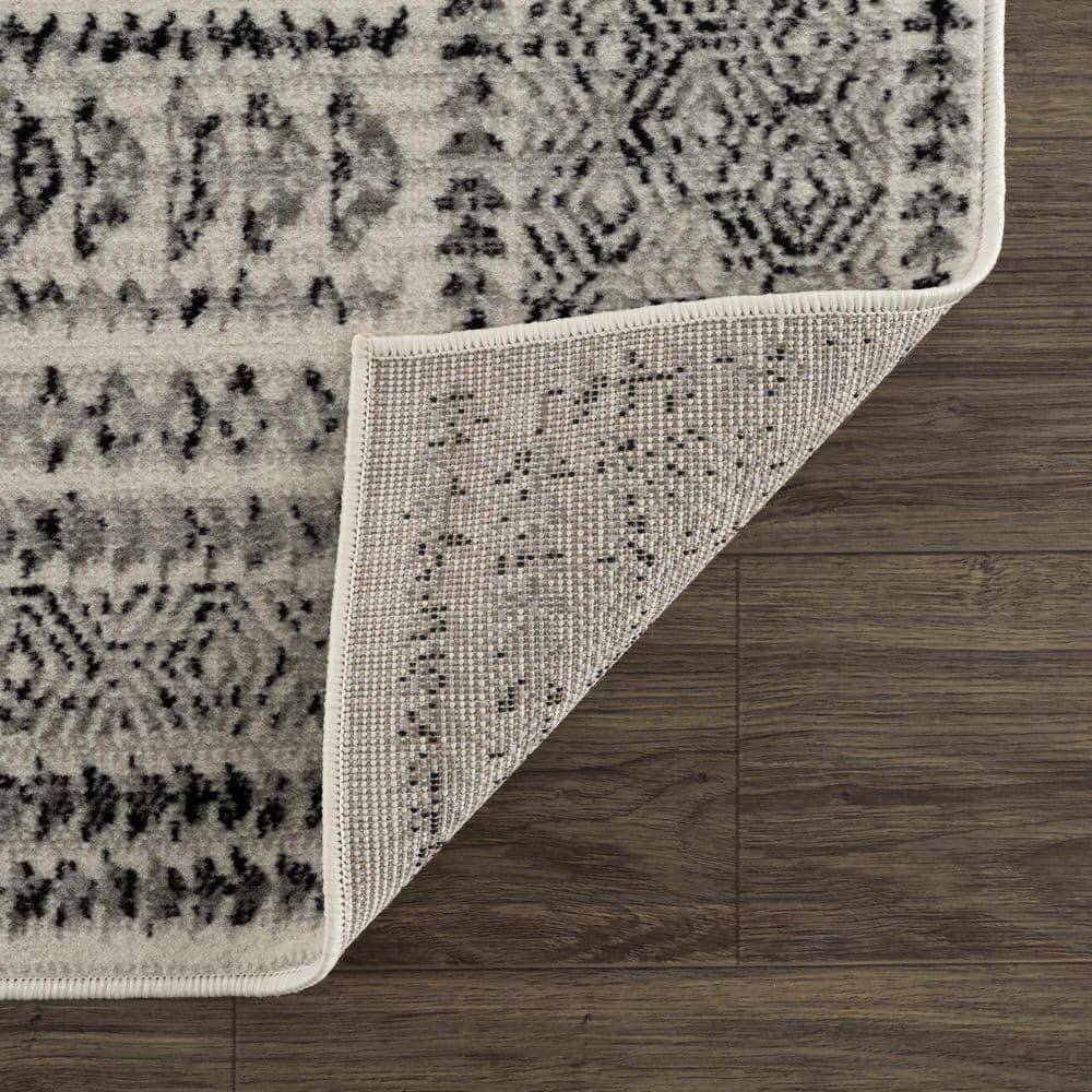 Gray and Off-White 5' x 7' Synthetic Rectangular Area Rug