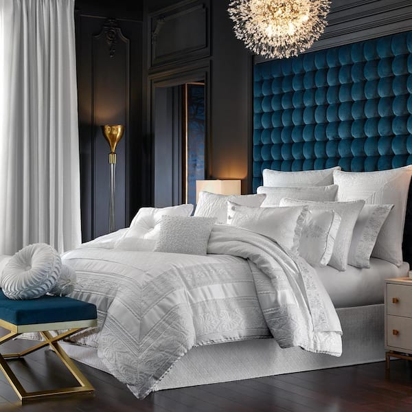 J QUEEN NEW YORK INC Belize White Polyester Queen 4Pc. Comforter Set