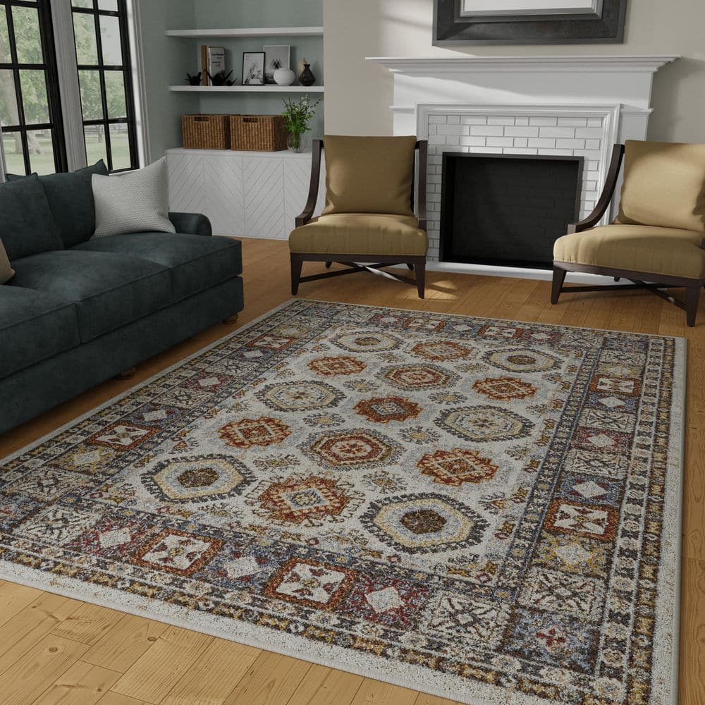Classic Quilt-Inspired 5' x 7' White and Grey Synthetic Area Rug