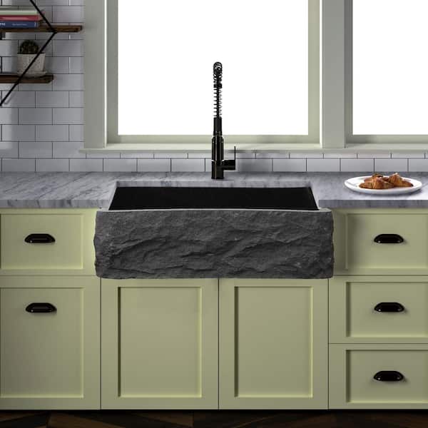https://images.thdstatic.com/productImages/a10fba13-c209-4d97-89db-b88f55d17dc2/svn/polished-black-barclay-products-farmhouse-kitchen-sinks-fsgsb4012-gpbl-31_600.jpg