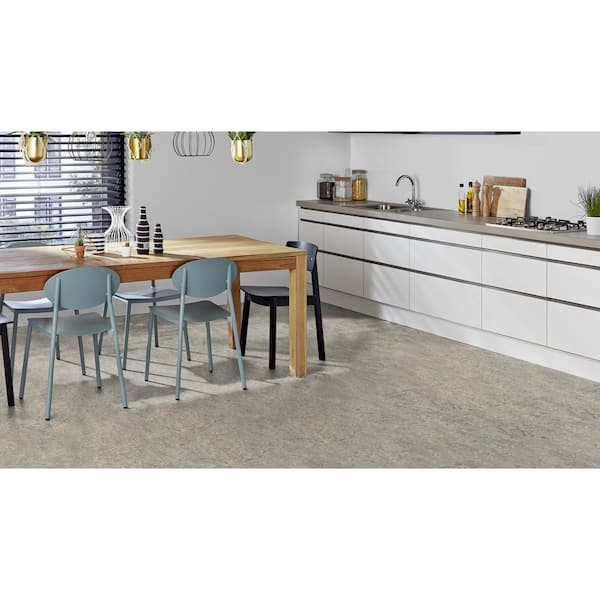 Marmoleum Cinch Loc Seal Surprising Storm 9.8 mm T x 11.81 in. W x